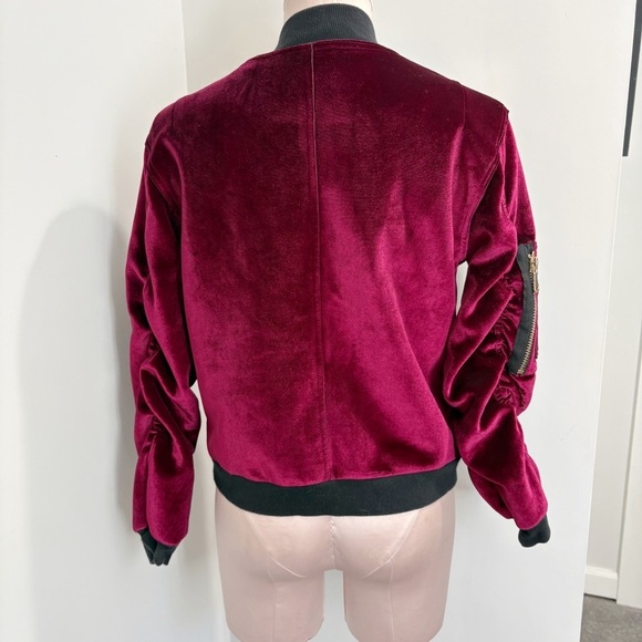 ASO Hailey Bieber Sandro Paris Ventura Velvet Bomber Jacket Size Small Cranberry - Picture 4 of 16